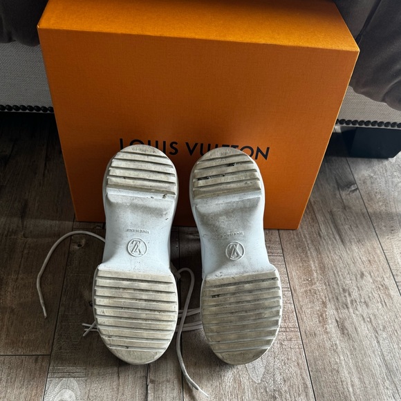 LV Archlight Sneakers. Size 37. - Picture 6 of 6